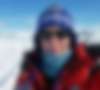 Одинокая женщина в центре Антарктиды